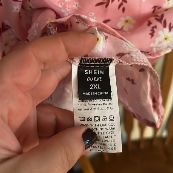 S H E I N Curve Pink Floral Shirred Puff Sleeve Ruffle Hem Dress, Size 2XL, EUC. - Picture 3 of 9